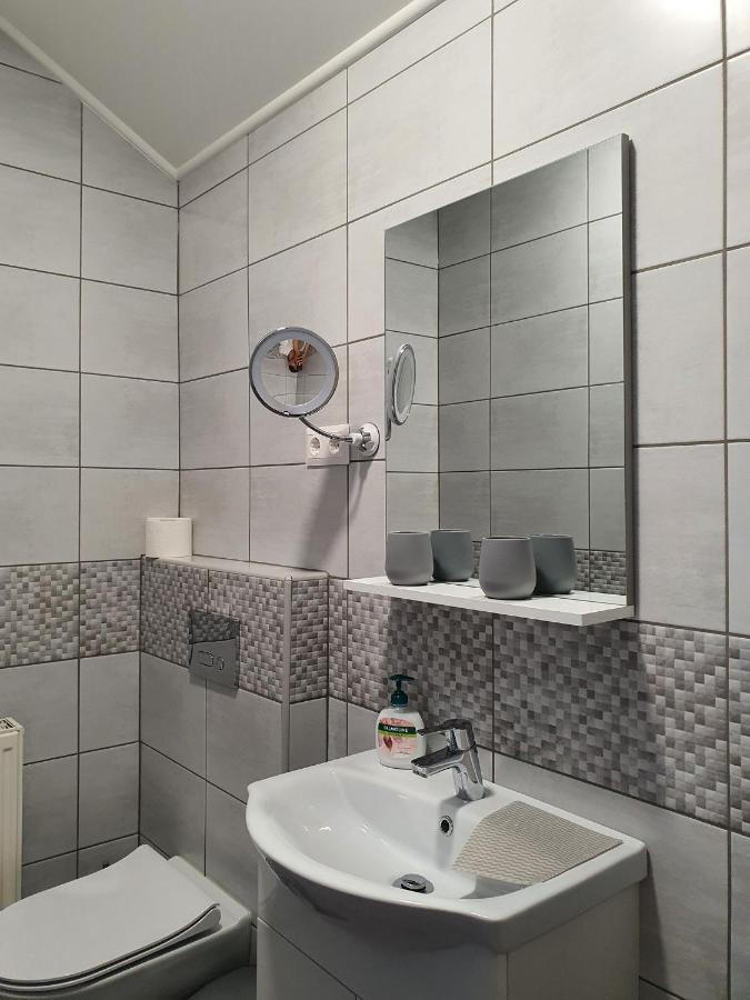 לינה וארוחת בוקר Komárom Monostor Panzio מראה חיצוני תמונה